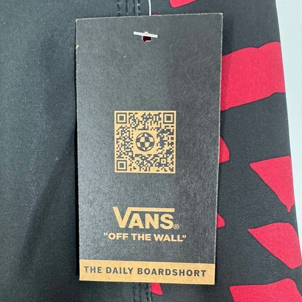 Vans MTE Daily Sideline Mens Boardshorts Black Red 19 Outseam Size 31 Relaxed